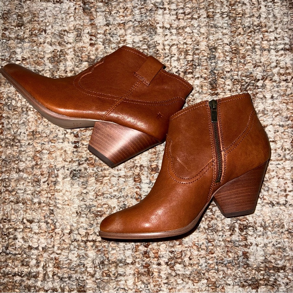 NWOT FRYE REINA COGNAC BOOTIES - DISCONTINUED